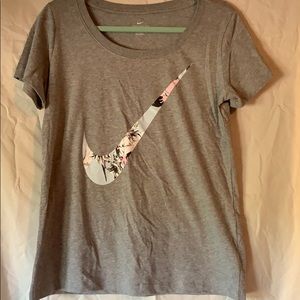Gray Nike tee shirt